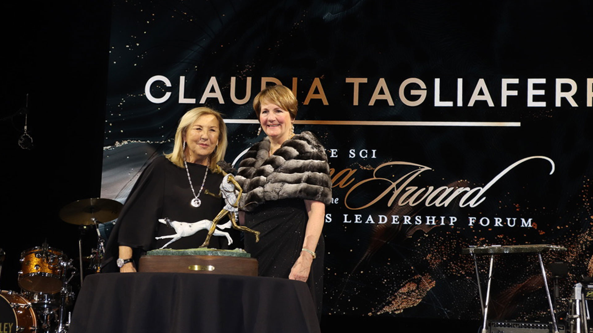 Italy’s Claudia Tagliaferri Ricci Presented with NRA-Sponsored SCI Diana Award at SCI Show